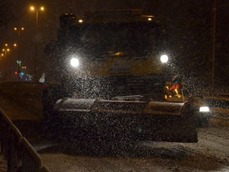 50 снегорина разчистват пътищата в Пловдивска област