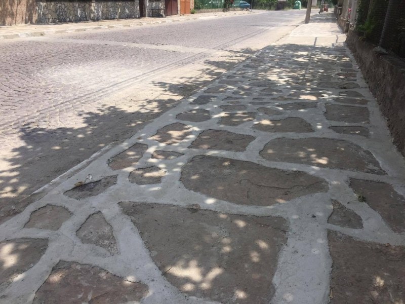 Ремонтират пътища и тротоари в Кричим
