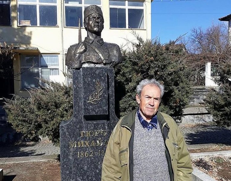 Пловдивски бизнесмен вдигна паметник на Гюро Михайлов в Розовец