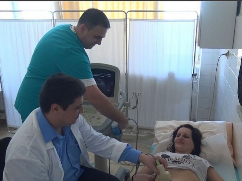 Двама млади лекари от Пловдив имат нужда от помощ ВИДЕО