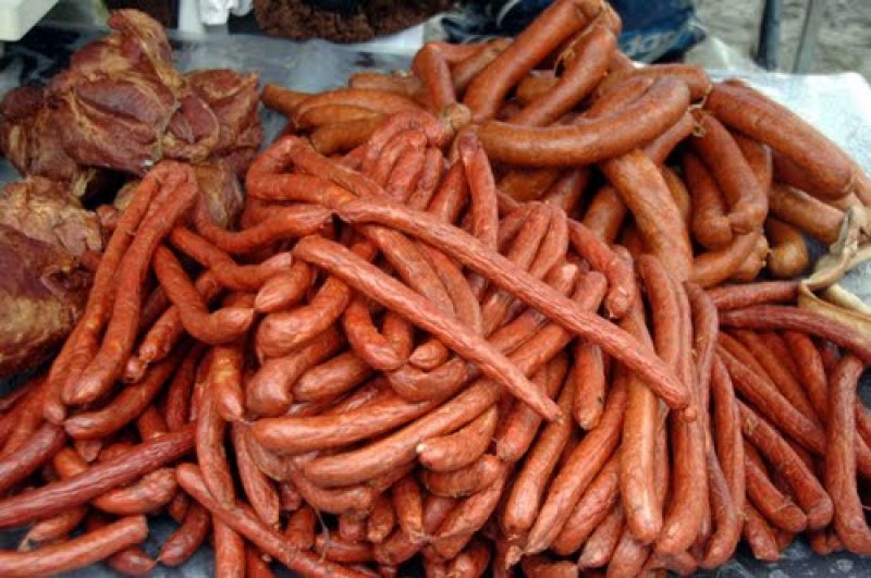 Повече от 2 000 кг колбаси се предлагат за продажба от НАП Пловдив