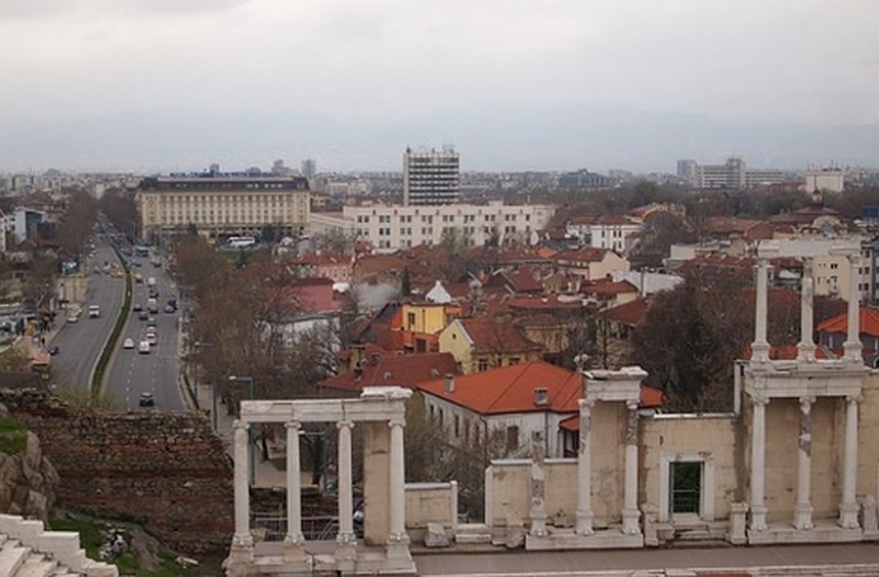 Зимата не иска да си тръгва, и днес облаци и дъжд в Пловдив