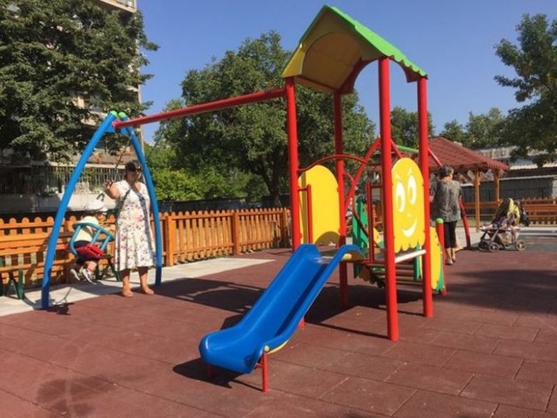 Откриват нова детска площадка в “Южен“ днес