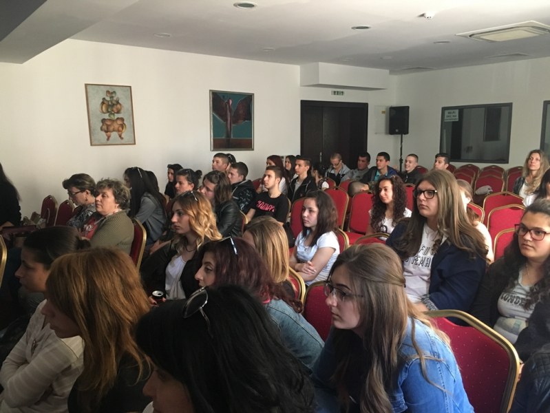 Пловдивски ученици се учат как да намалят пластмасовите отпадъци