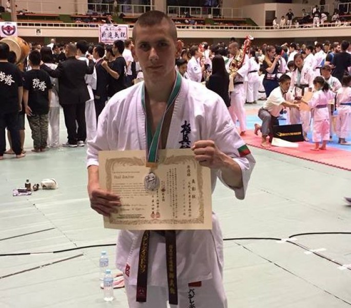 Васко от Садово с престижно отличие от голям турнир по карате в Токио