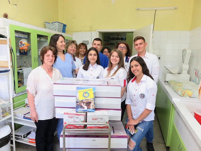 Карловската болница получи ценно оборудване, закупено от деца