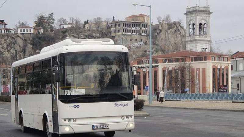 Пускат извънредни рейсове на Задушница