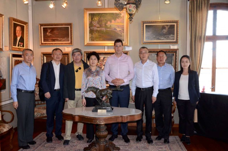 Поредна китайска делегация се захласна по Пловдив СНИМКИ