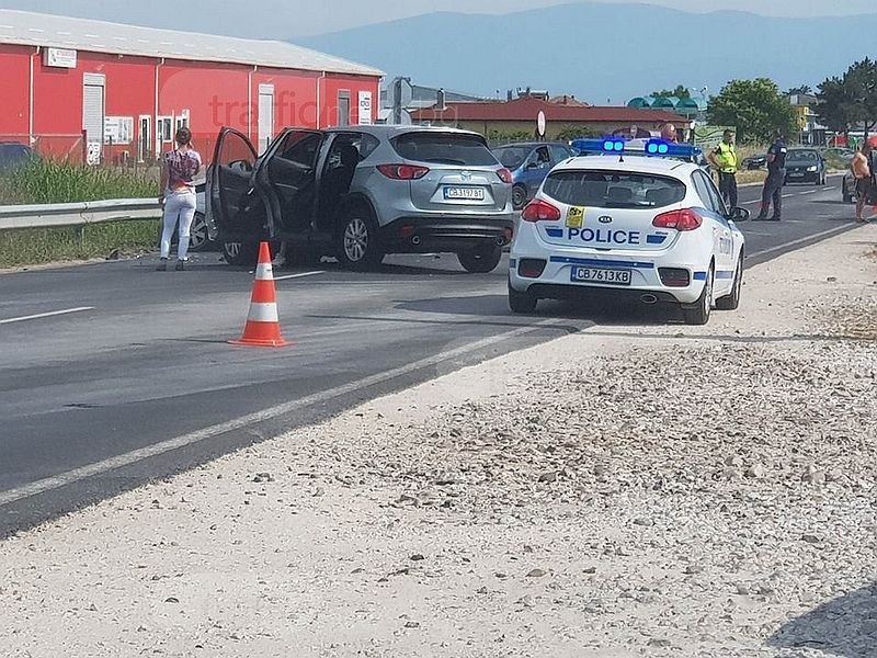 Две деца и мъж са парализирани след катастрофата край Труд