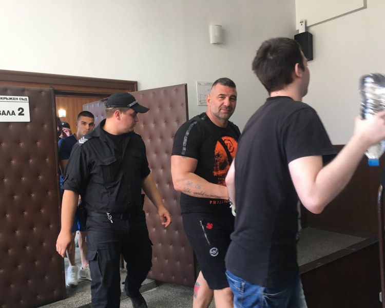 След 7-часово заседание: Оставиха Райфъла в ареста