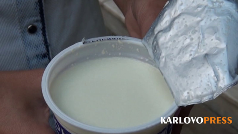 Хранителен магазин в Сопот продава мляко с изтекъл срок на годност ВИДЕО