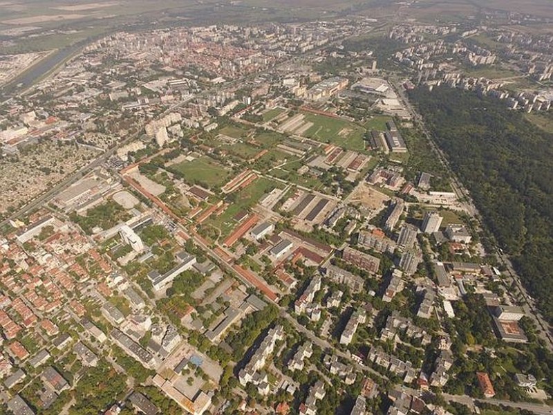 Продават на търг имоти на “Гладно поле“
