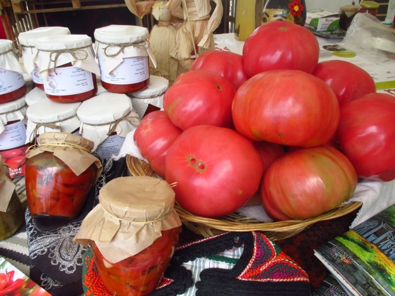 Най-вкусния фестивал на чушките и доматите стягат в Куртово Конаре СНИМКИ