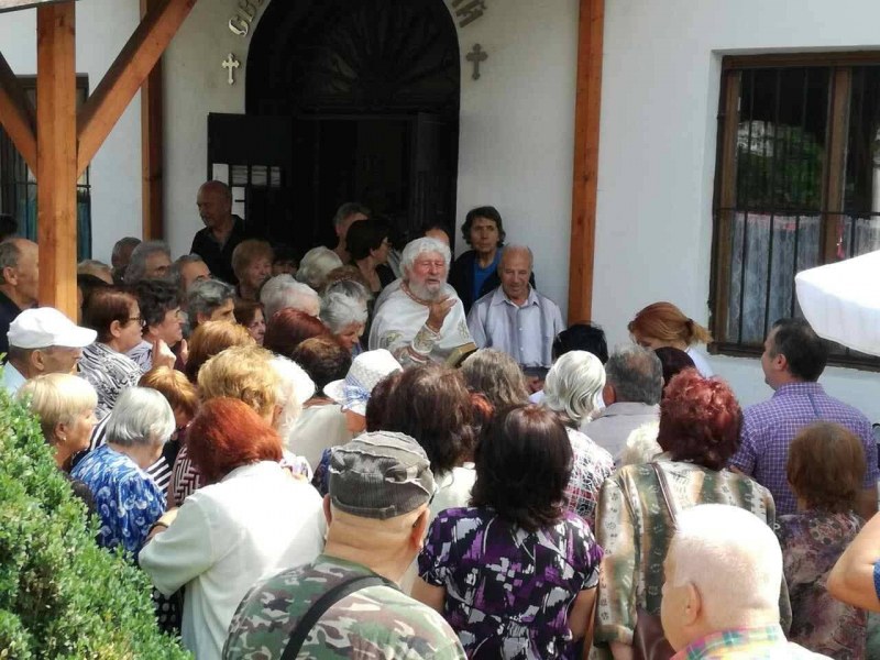 На Свети Прокопий дадоха курбан за храмовия празник в Коматево СНИМКИ