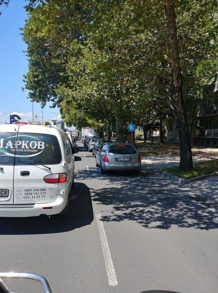 Заради ремонта на Адата десетки пловдивчани попаднаха в блокада СНИМКИ