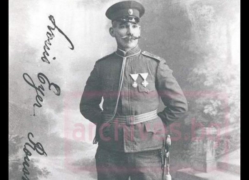 Луи Айер - швейцарецът, който донесе първата футболна топка в България и се би в три войни за нея