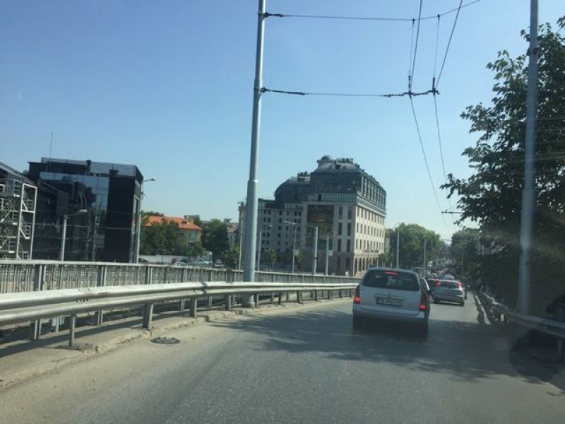Затварят за ден Бетонния мост, променят маршрута на автобусите