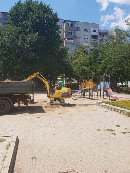 Започна обновяването на парка в „Изгрев“ СНИМКИ