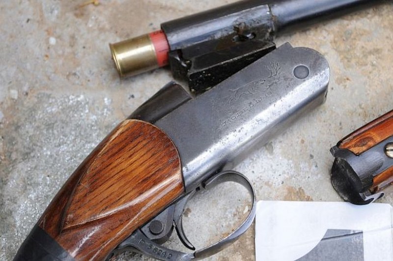 Намериха незаконни оръжия в дома на 20-годишен младеж край Хисаря