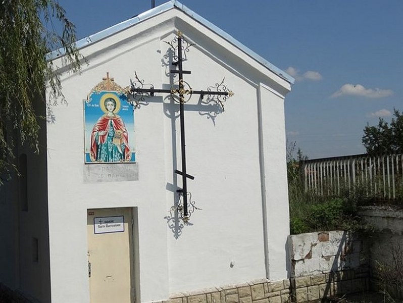 100-годишен параклис край Чешнигирово грейна, събира стотици вярващи
