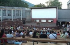 vazstanovenoto-liatno-kino-karlovo-tri-775.jpg