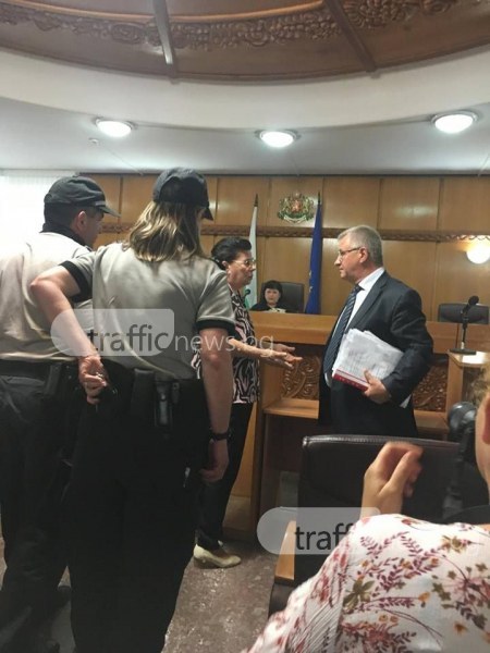 Зловещо подозрение! Опитали да убият Иванка Ройдова в затвора