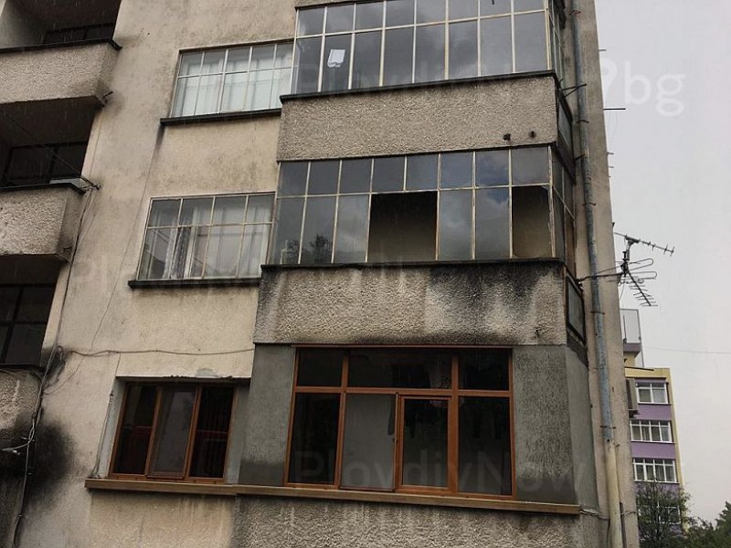 Взрив на газова бутилка опустоши апартамент в Карлово СНИМКИ