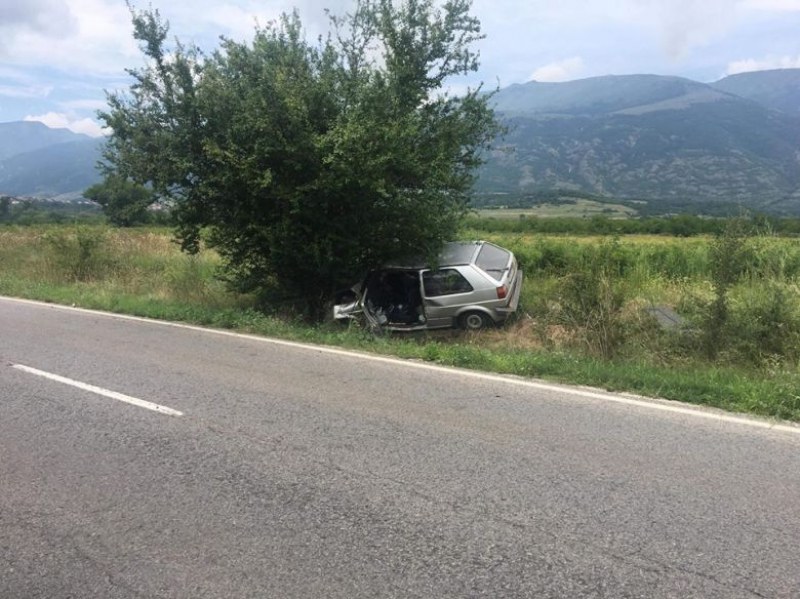 Възрастно семейство е в болница след тежката катастрофа край Карлово