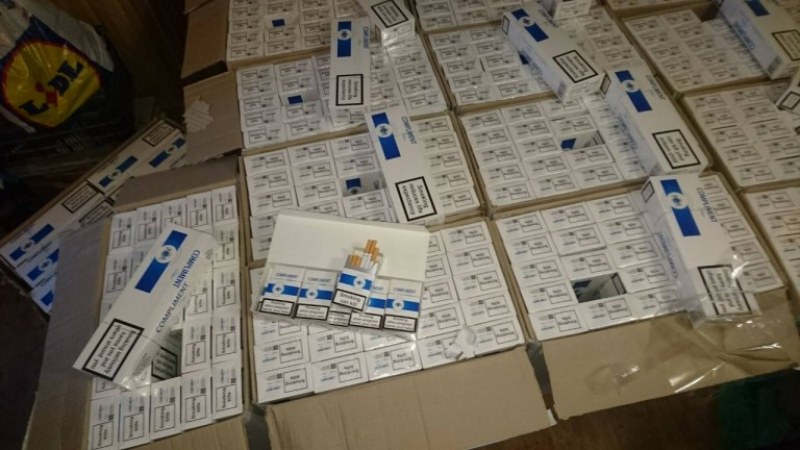 3700 контрабандни цигари намериха в Столипиново, пловдивчанка ги продавала пред дома си