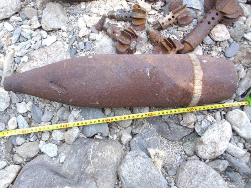 Откриха снаряд при изкопни дейности в “Тракия“