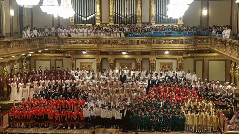 Пловдивски хор със златен медал от световен фастивал във Виена СНИМКИ
