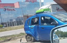 dve-koli-se-udariha-karlovsko-shose-798.jpg