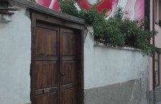 Приказно красива девойка се появи на сграда в Карлово prikazno-krasiva-devoika-se-poiavi-564.jpg