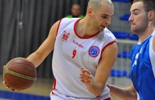akademik-bulteks-99-privleche-krilo-931.jpg