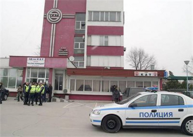 Аварията е отстранена! Обслужването на граждани в КАТ продължава