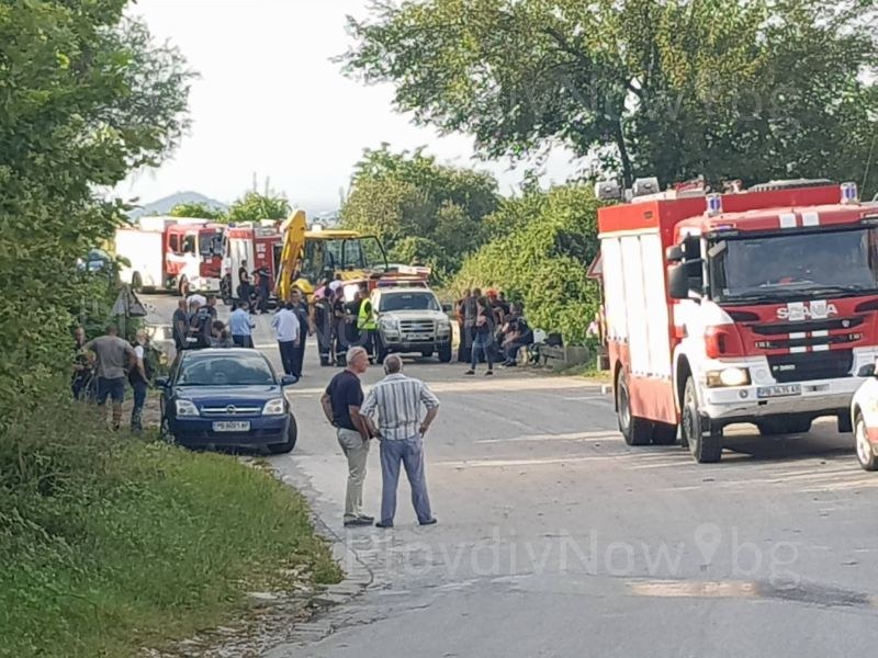 Пострадалите край Куклен пожарникари са транспортирани в София ВИДЕО