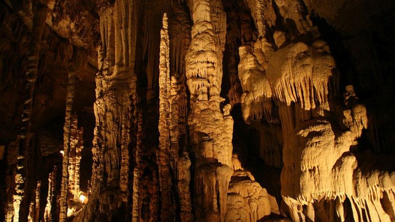 Авария в електрозахранването затвори пещерата “Добростански бисер“