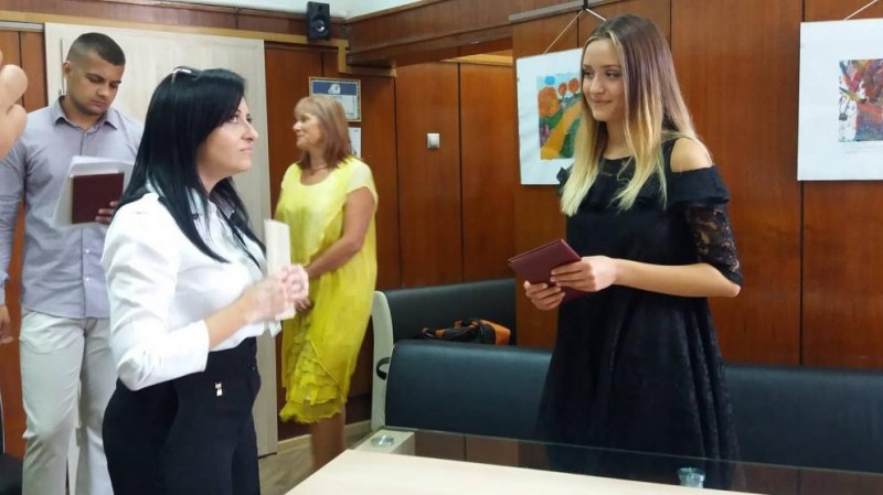 Петима зрелостници от Пловдивско получиха Национални дипломи