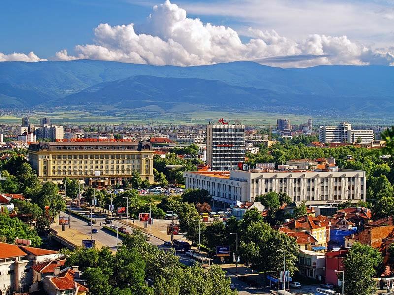 Слънчево и топло време и през новата седмица