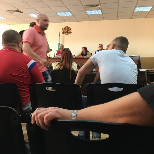 Свидетели по делото на Райфъла се отрекоха от показанията си