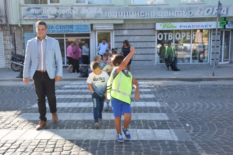 След редица сигнали: Центърът на Пловдив се сдоби с три нови пешеходни пътеки СНИМКИ
