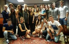 bandata-lambo-okupira-teatara-675.jpg