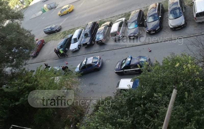 Акция в Кючука! Изкараха с белезници младеж от БМВ, криминалисти тарашат колата СНИМКИ