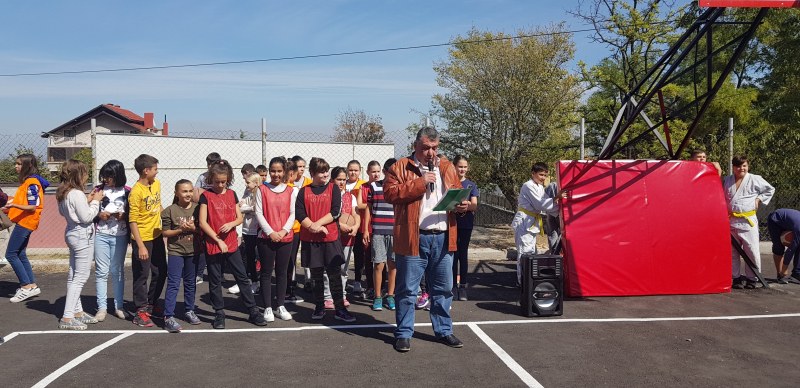 Учениците от “Отец Паисий“ в Куклен отбелязаха Европейския ден на спорта в училище СНИМКИ