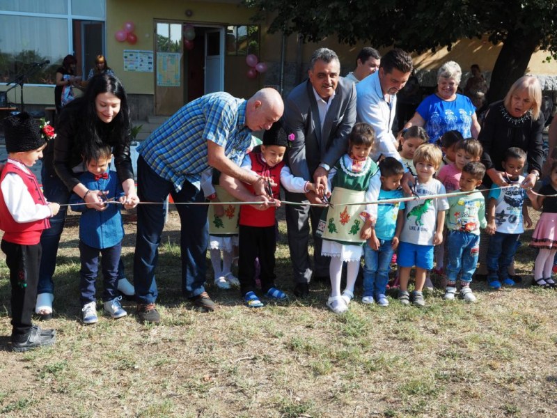 Кметът на Манолско Конаре: Направихме нова детска площадка и ремонтирахме Здравната служба