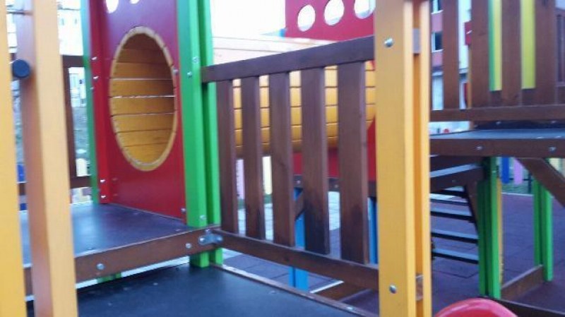 Откриват нови площадки в училища и детски градини в Карлово днес