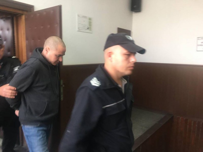 Дадоха ход на делото срещу пловдивския полицай, прегазил таксиметров шофьор и избягал
