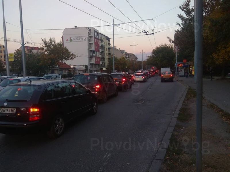 Огромно задръстване на Коматевския възел, зверска тапа затруднява движението СНИМКИ