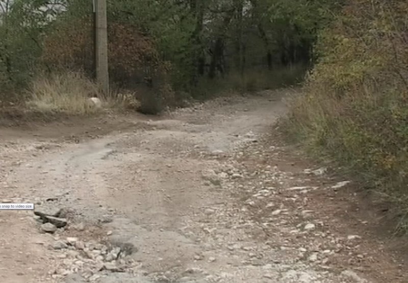 Общината се двоуми за разрушения път до Мулдавския манастир ВИДЕО