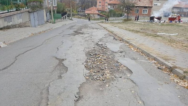 Започва ремонтът на ул. „Росица” в Асеновград